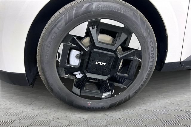 New 2026 Snow White Pearl Kia EX image 12
