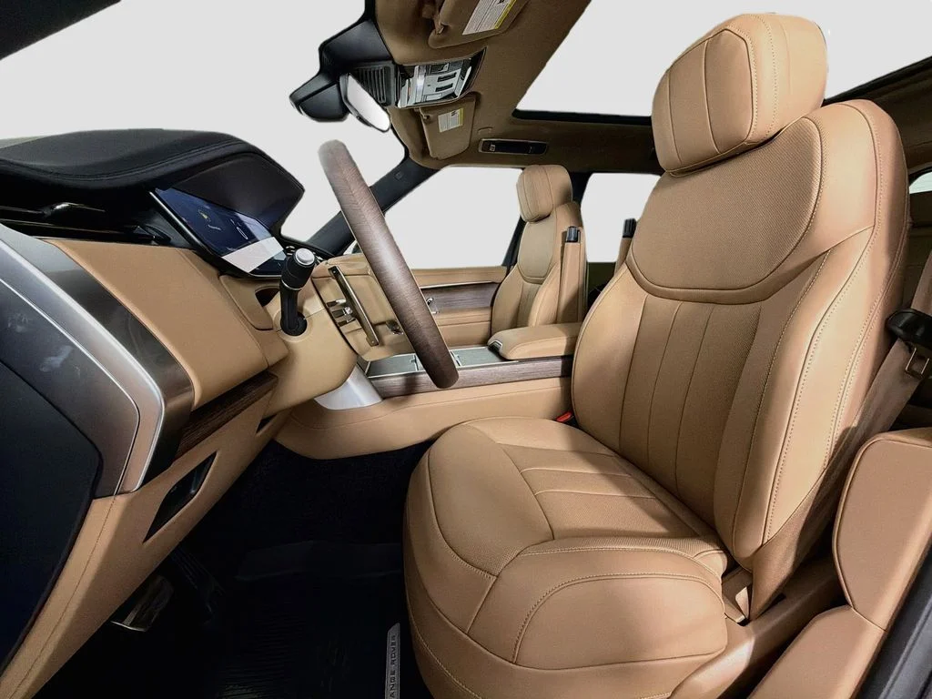 New 2026 Santorini Black Land Rover SE image 22