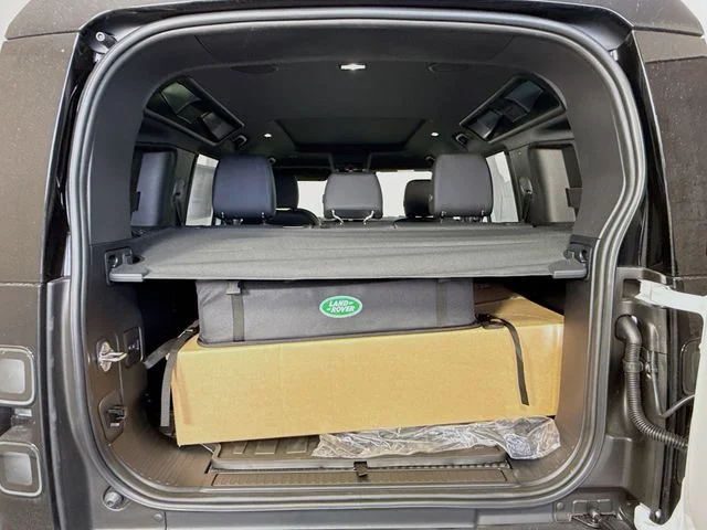 New 2026 Fuji White Land Rover X-Dynamic SE image 28