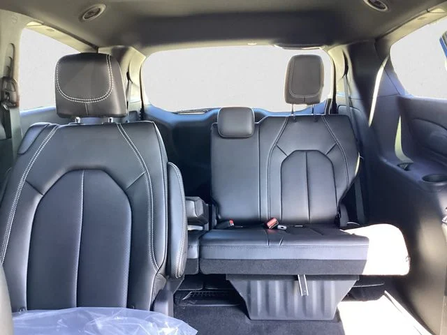 New 2026 Blue Pearl Chrysler SELECT AWD image 14