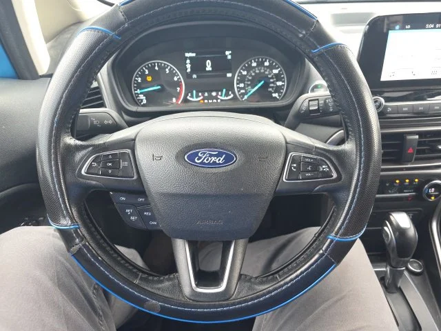 Used 2018 Blue Ford SE image 11