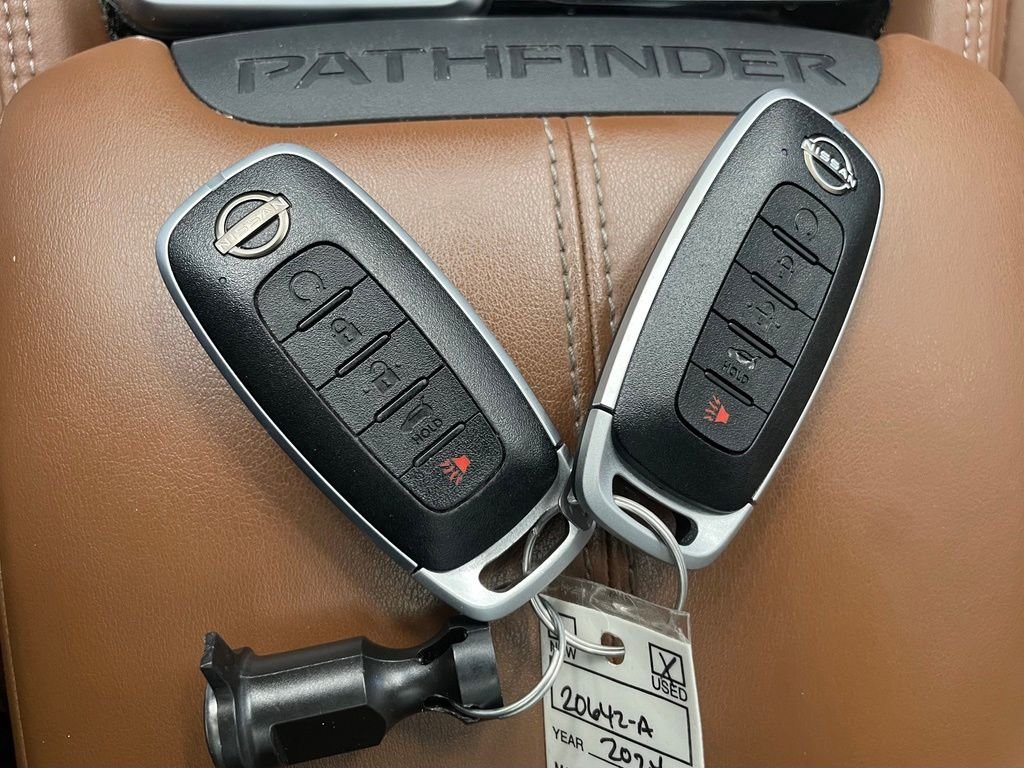 Used 2024 Black Nissan Platinum image 20
