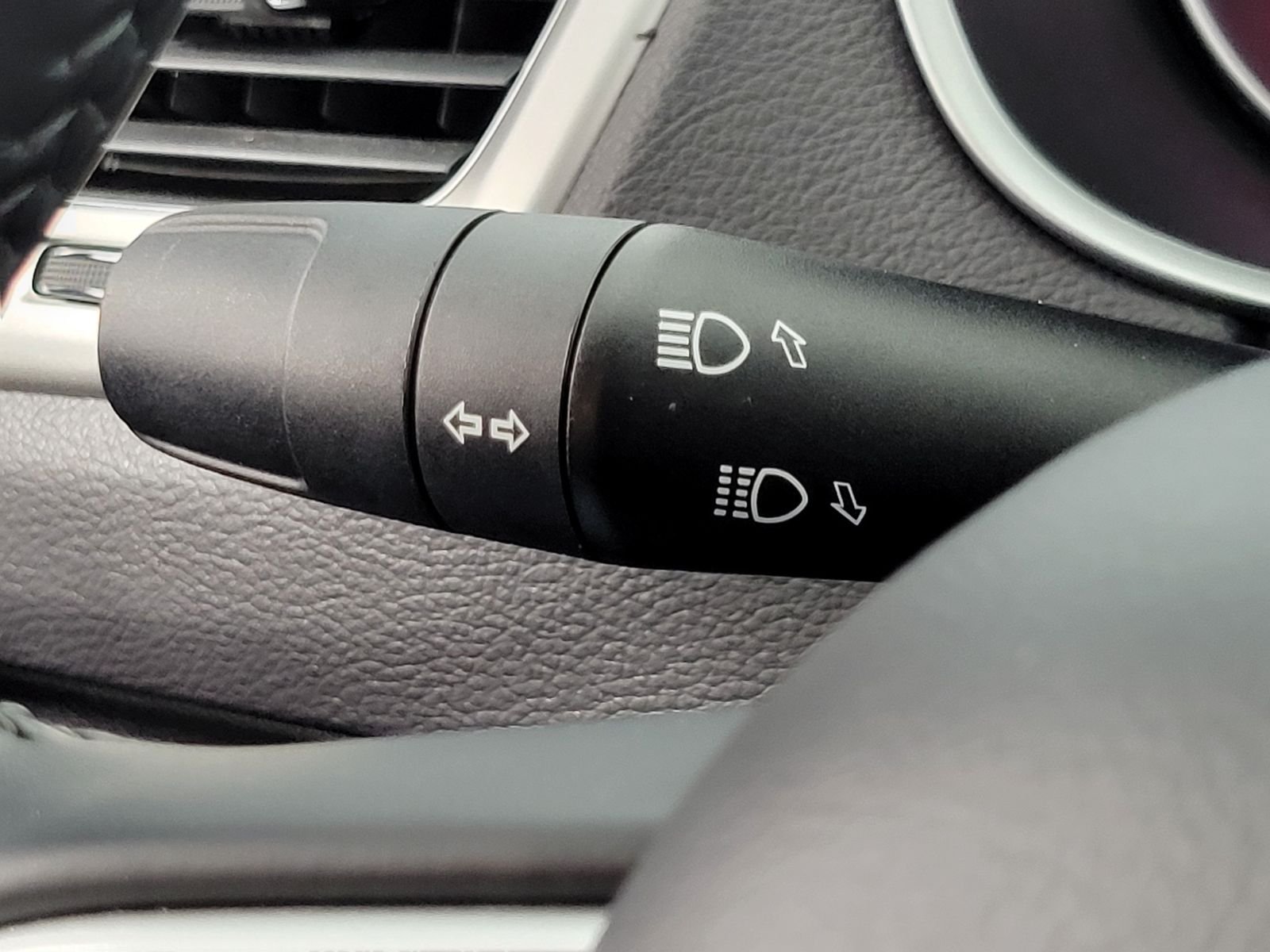 Used 2019 Silver Jeep Limited image 16