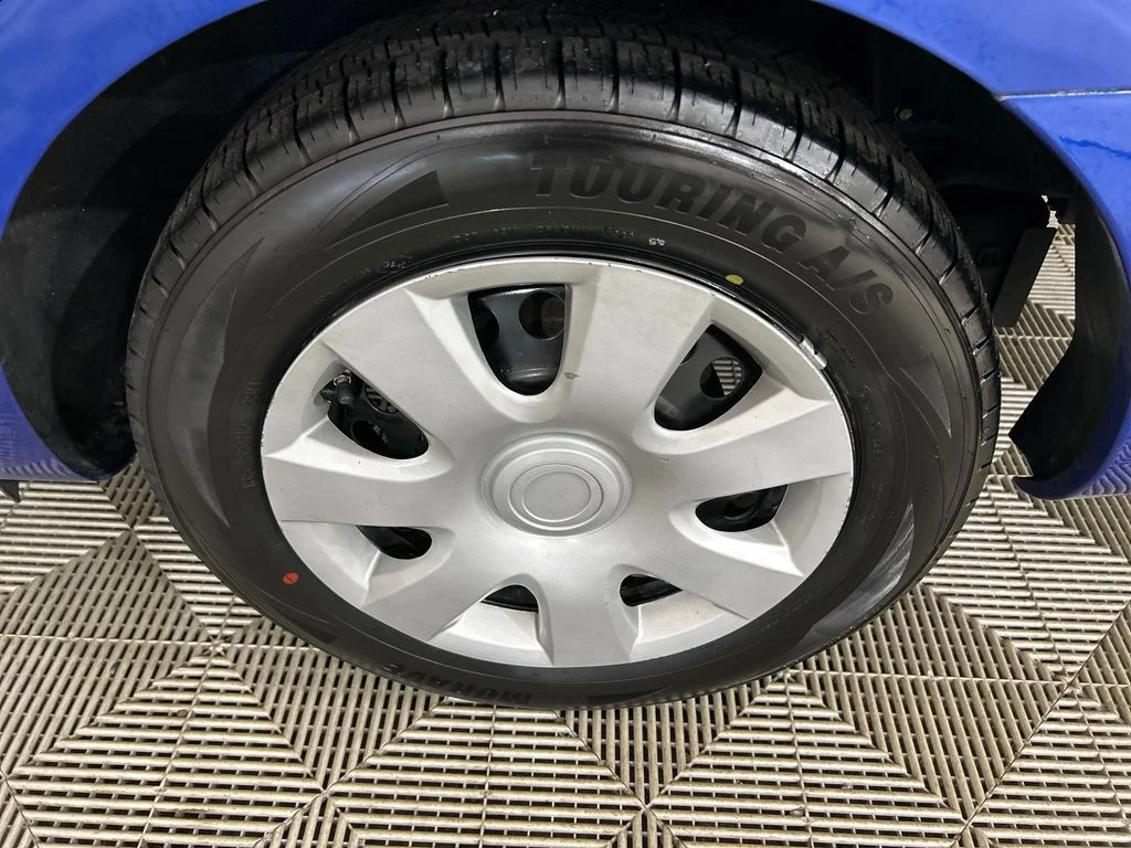 Used 2016 Blue Nissan 1.6 SV image 10