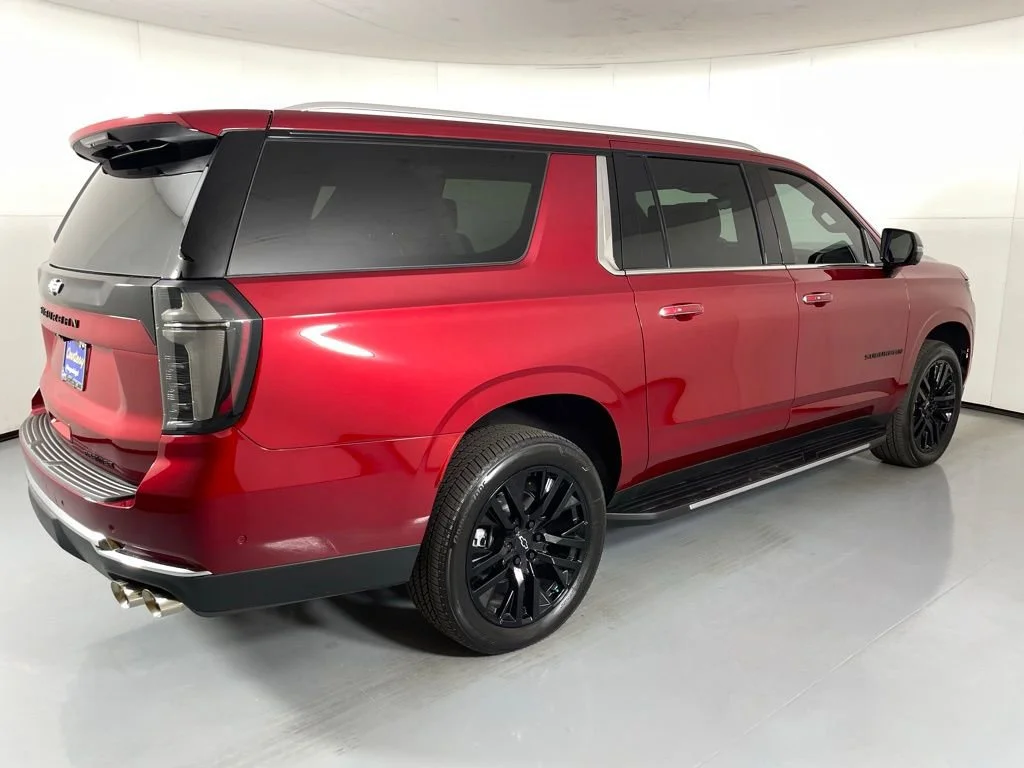 2025 Chevrolet Suburban Premier - Photo 10