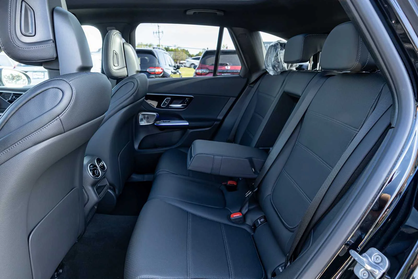 New 2026 BLACK Mercedes-Benz GLC 300 image 24