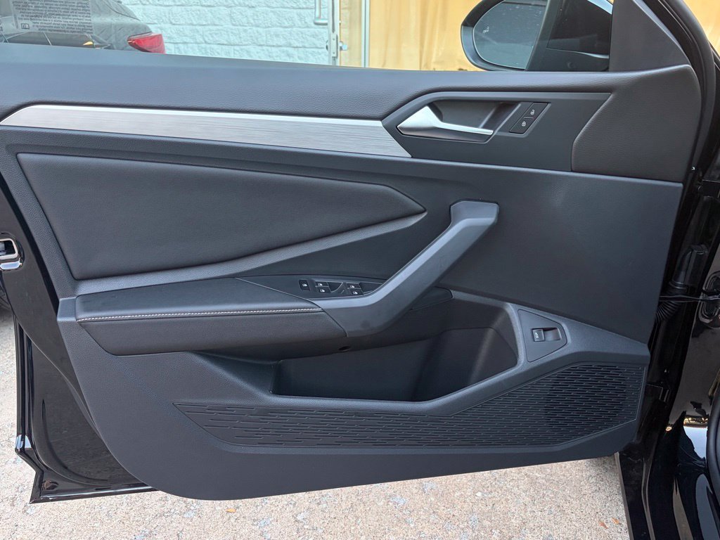 New 2027 Deep Black Pearl Volkswagen 1.5T Sport image 17