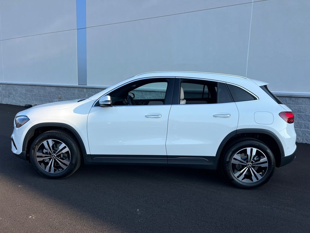 New 2026 Polar White Mercedes-Benz GLA 250 image 4