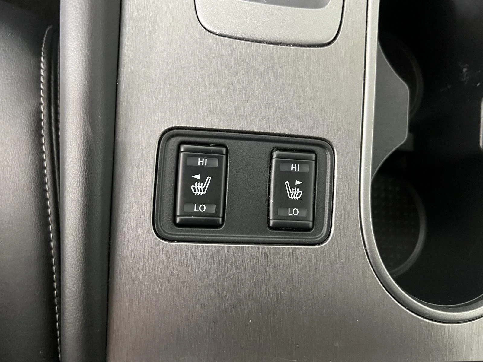 Used 2022 Boulder Gray Pearl Nissan SV image 3