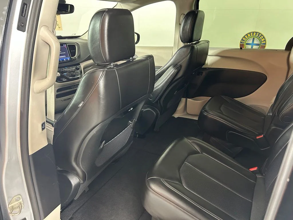 Used 2023 Silver Chrysler Touring L image 11