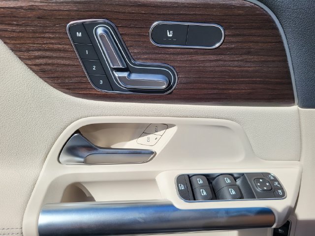 New 2026 Mountain Grey Metallic Mercedes-Benz GLA 250 image 11