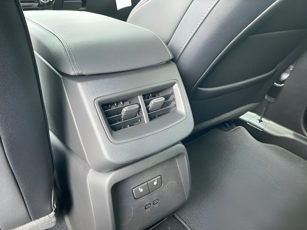 2025 Chevrolet Equinox EV RS - Photo 19
