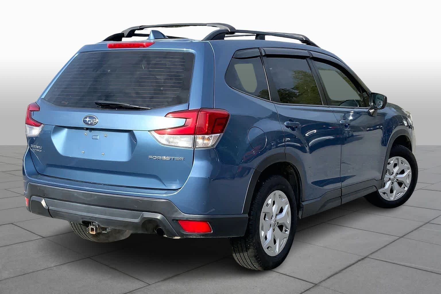 Used 2019 Horizon Blue Pearl Subaru  image 13