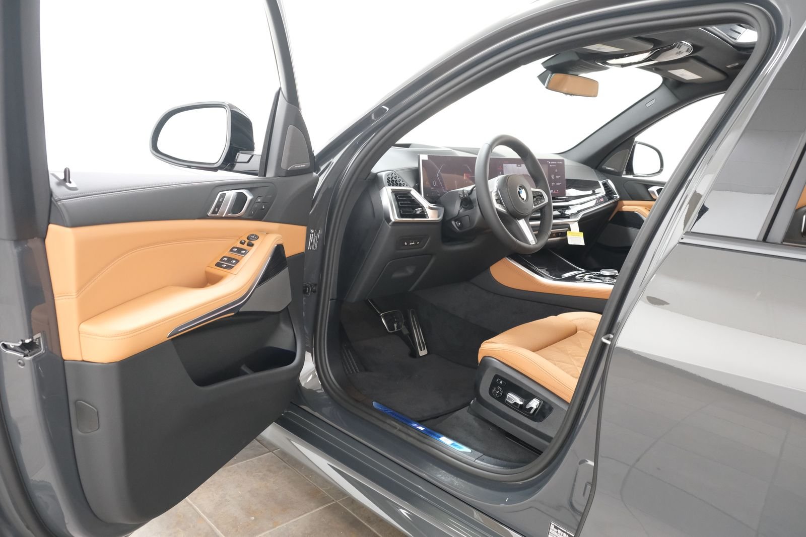 New 2026 Dravit Grey Metallic BMW xDrive40i image 38