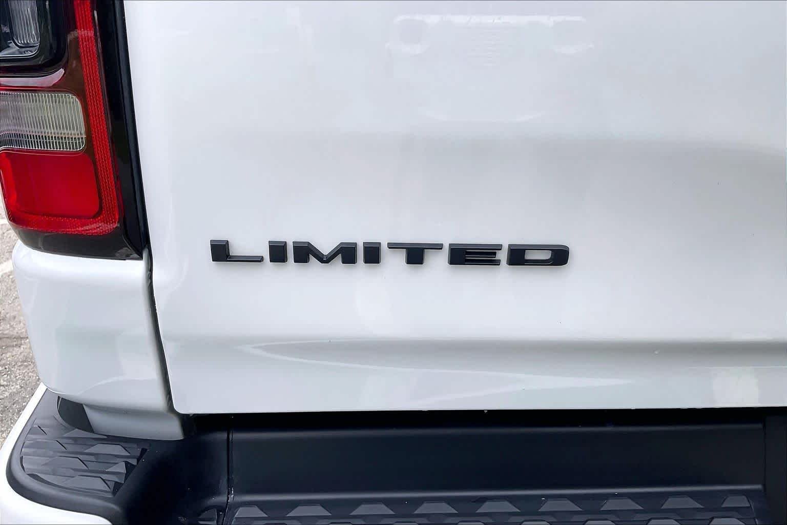 Used 2023 Ivory White Tri-Coat Pearlcoat Ram Limited image 9