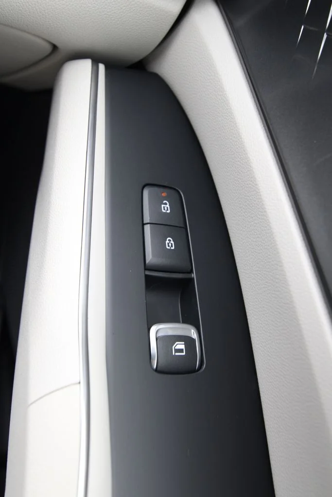 New 2026 Snow White Pearl Kia EX image 27