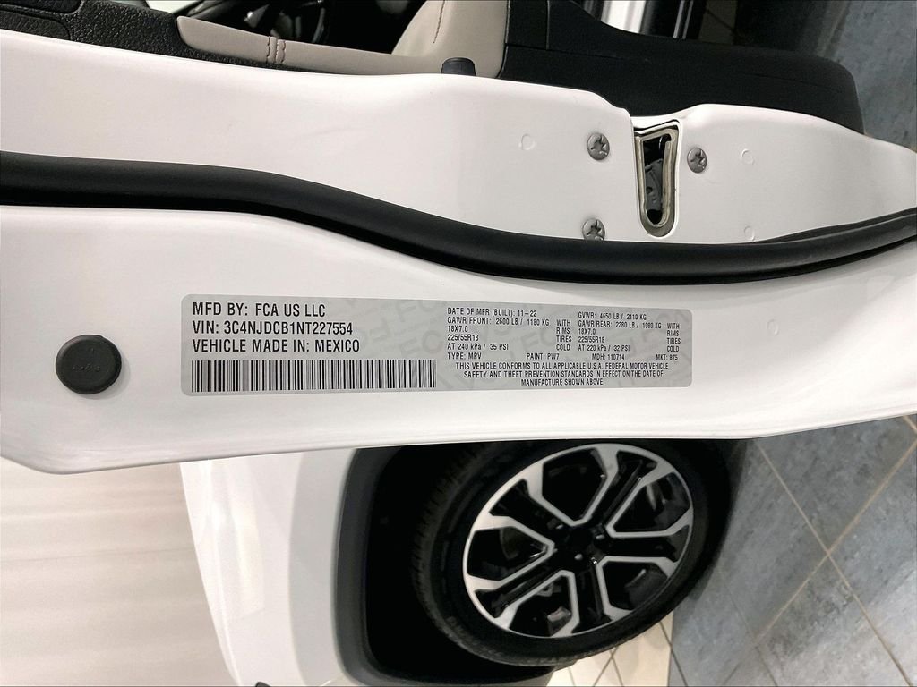 Used 2022 Bright White Clearcoat Jeep Limited image 35