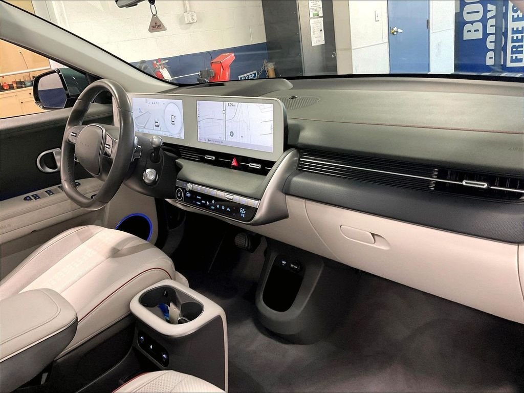 Used 2023 Green Hyundai Limited image 14