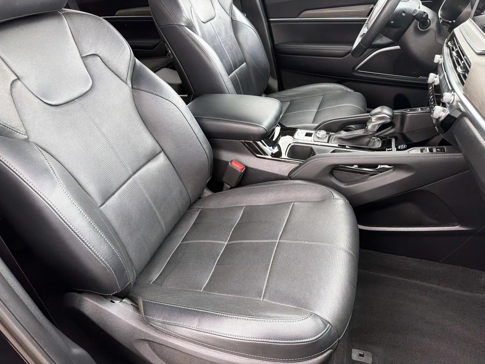 Used 2022 Black Copper Kia SX FWD image 24