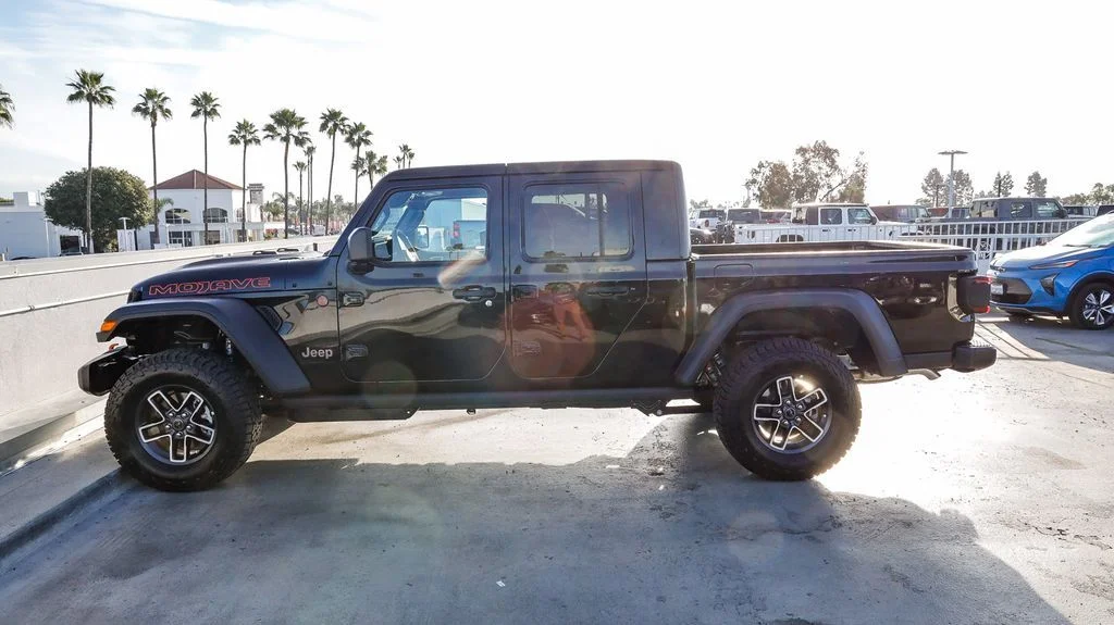 New 2026 Black Jeep Mojave image 14
