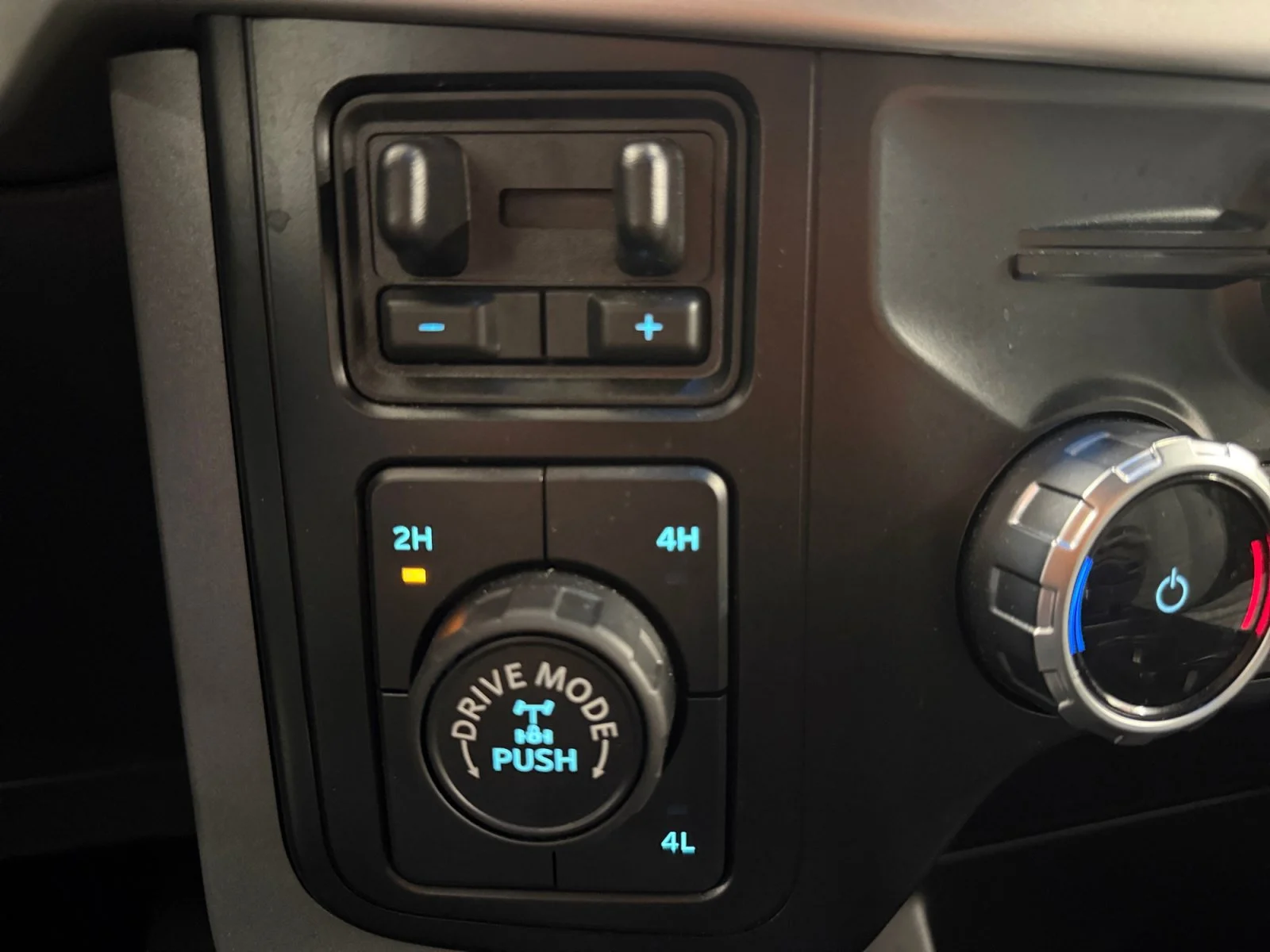 Used 2023 Blue Ford XLT image 38