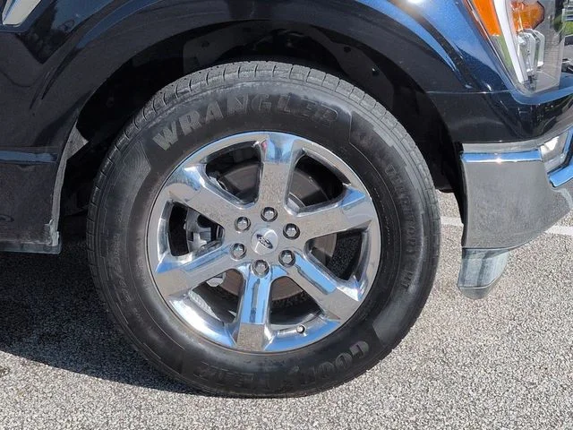 Certified Used 2023 Blue Metallic Ford Lariat image 11