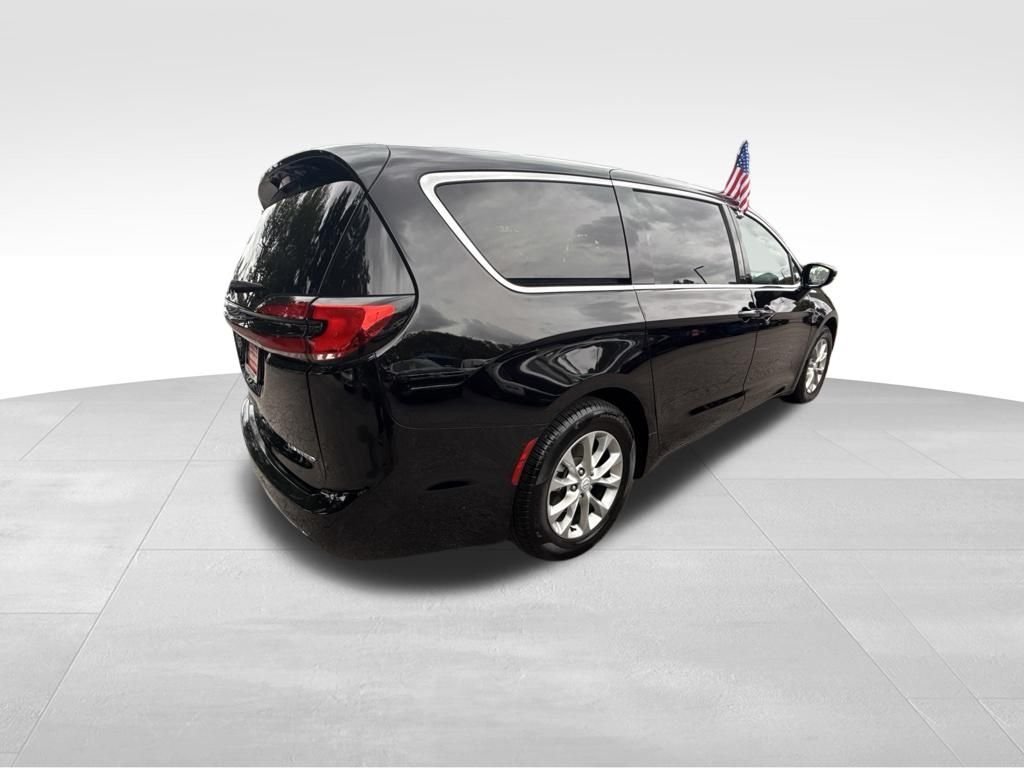 Used 2026 Black Chrysler Limited image 8