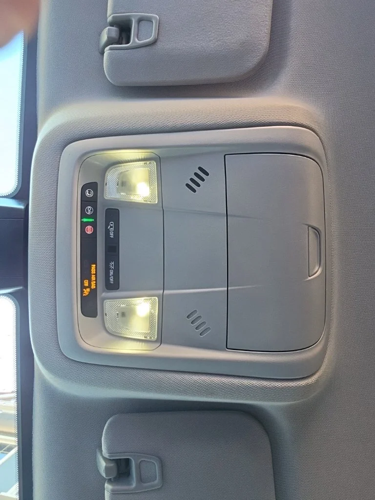 Used 2023 White GMC SLE image 25