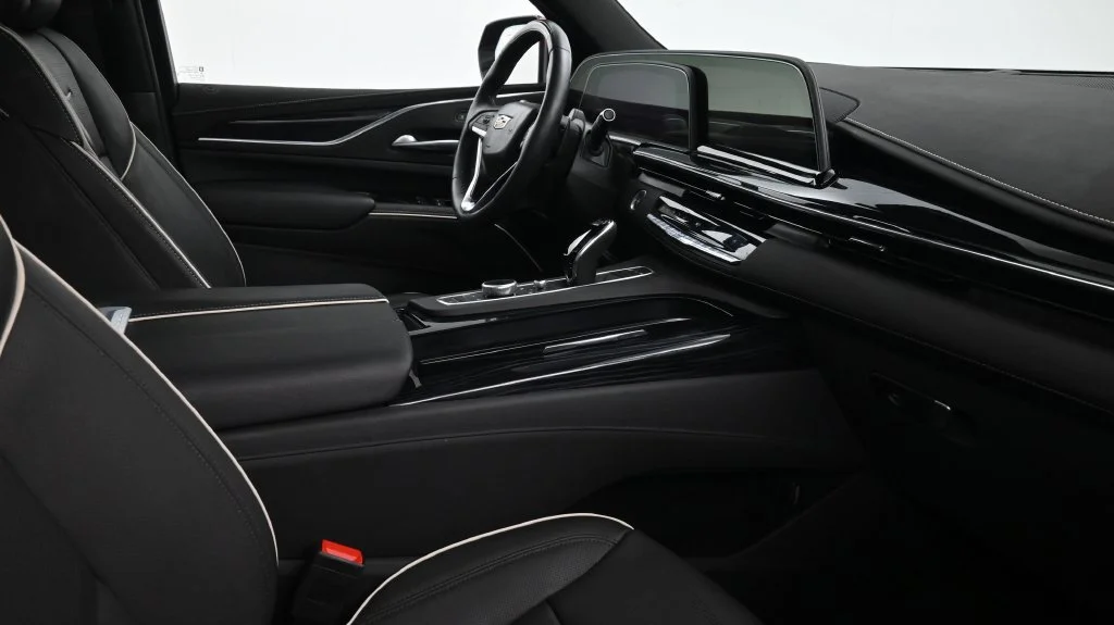 Used 2023 Red Cadillac Sport image 11