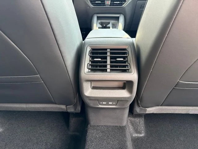 2026 Volkswagen Tiguan SE - Photo 34