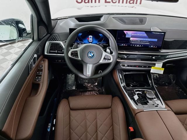 Used 2026 White Metallic BMW xDrive50e image 24
