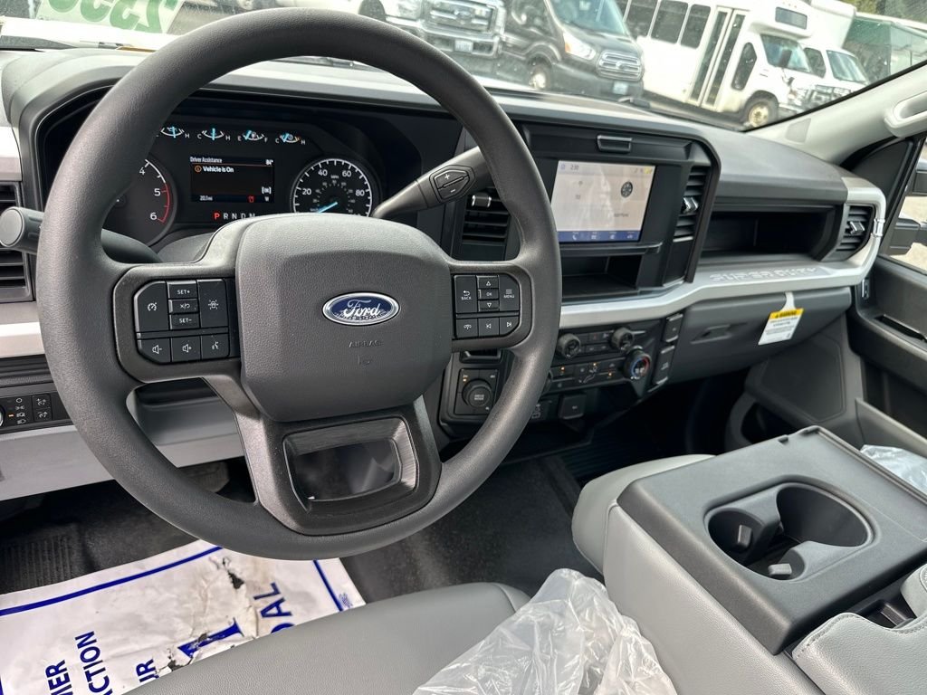 2025 Ford F-350 Super Duty Chassis Cab XL - Photo 12