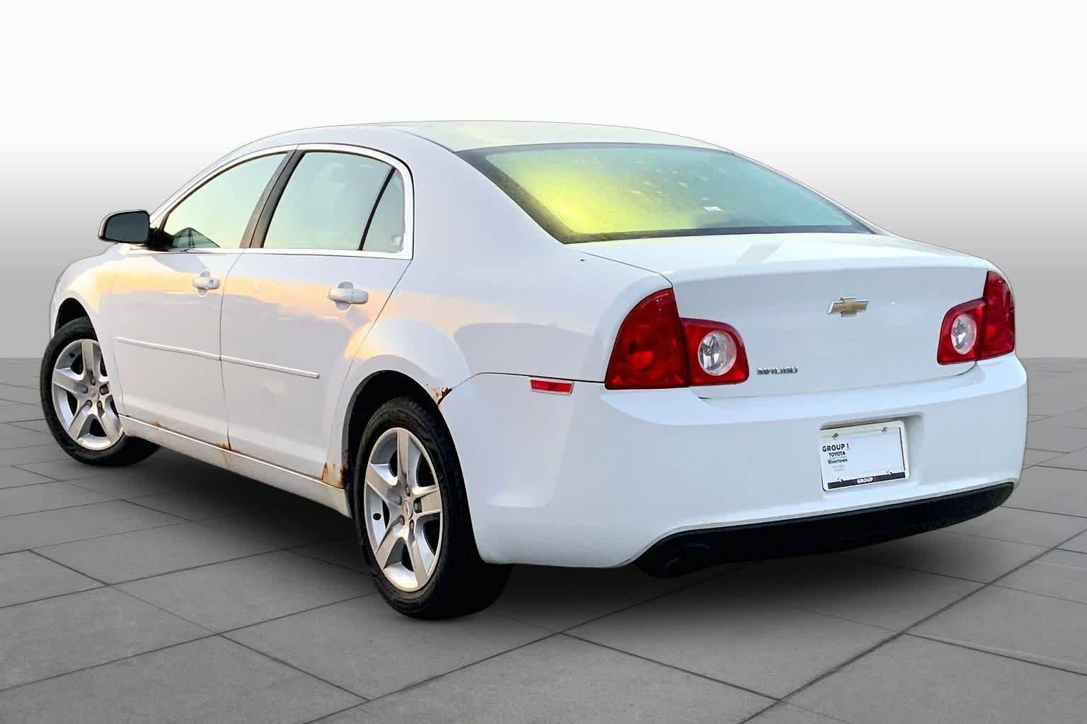 Used 2012 Summit White Chevrolet LS w/1FL image 10