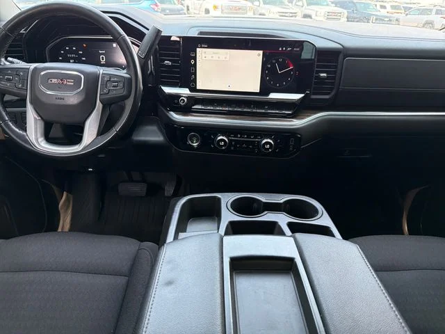 Used 2022 Silver GMC Elevation image 9
