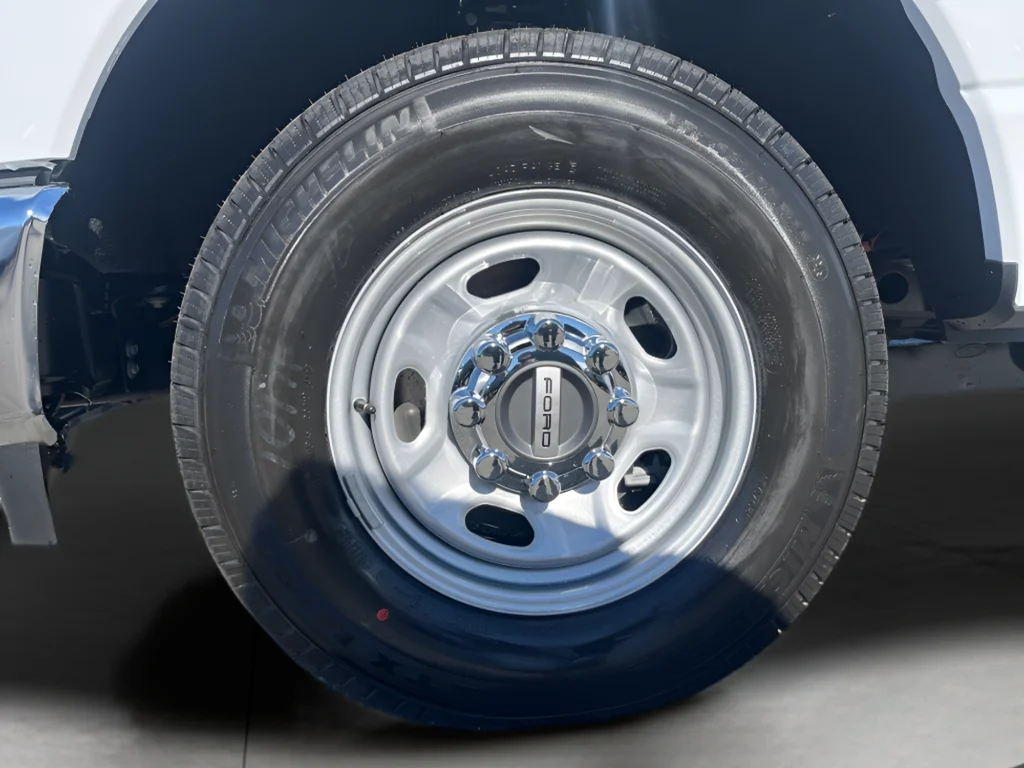 New 2026 Oxford White Ford F-350® XL image 9