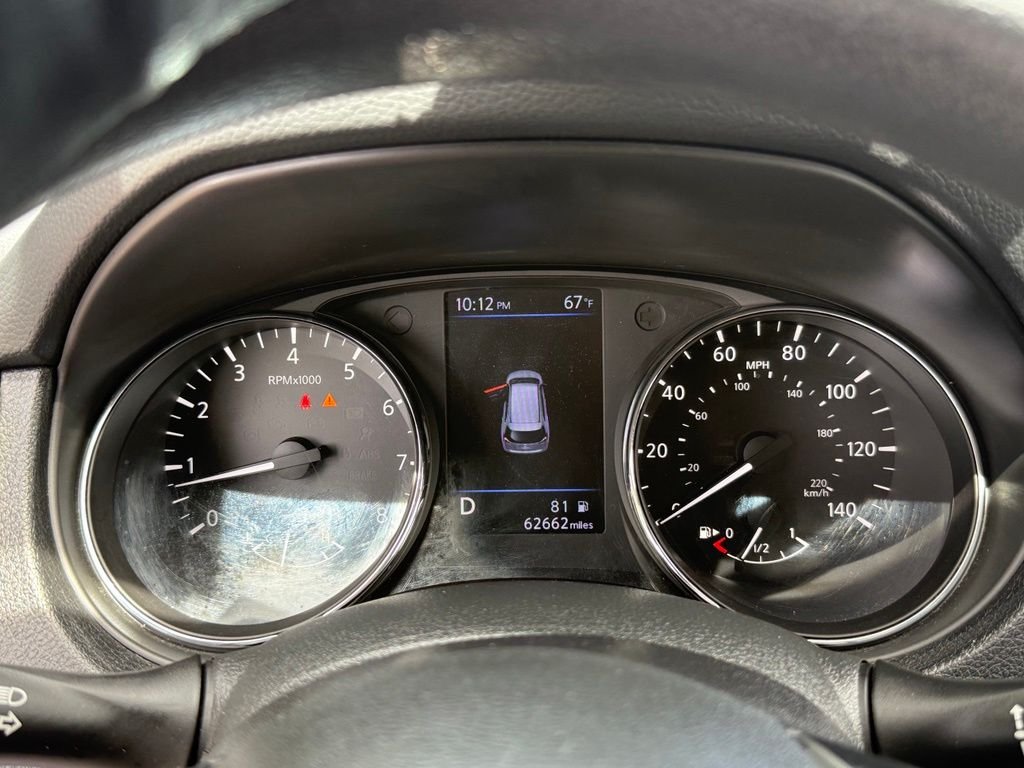 Used 2018 Blue Nissan S image 13
