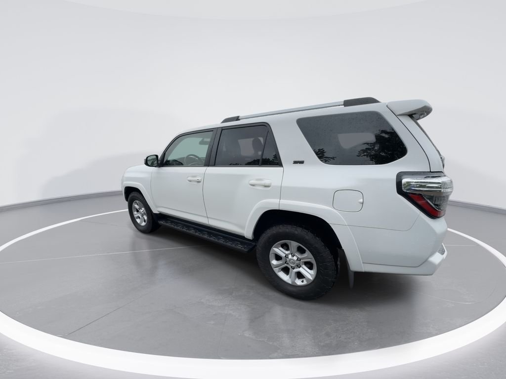 Used 2019 White Toyota SR5 image 6