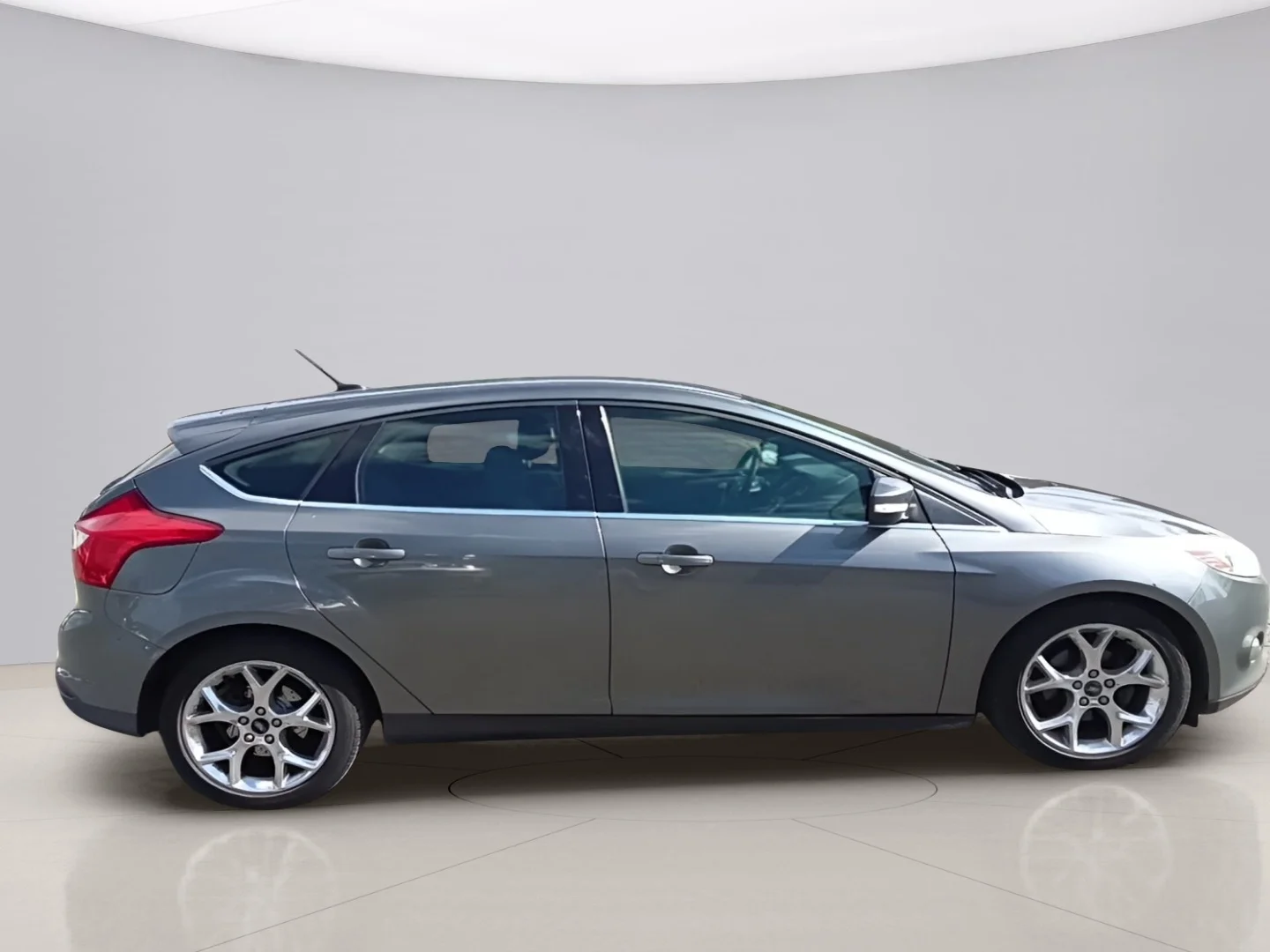 Used 2012 Gray Ford SEL image 8