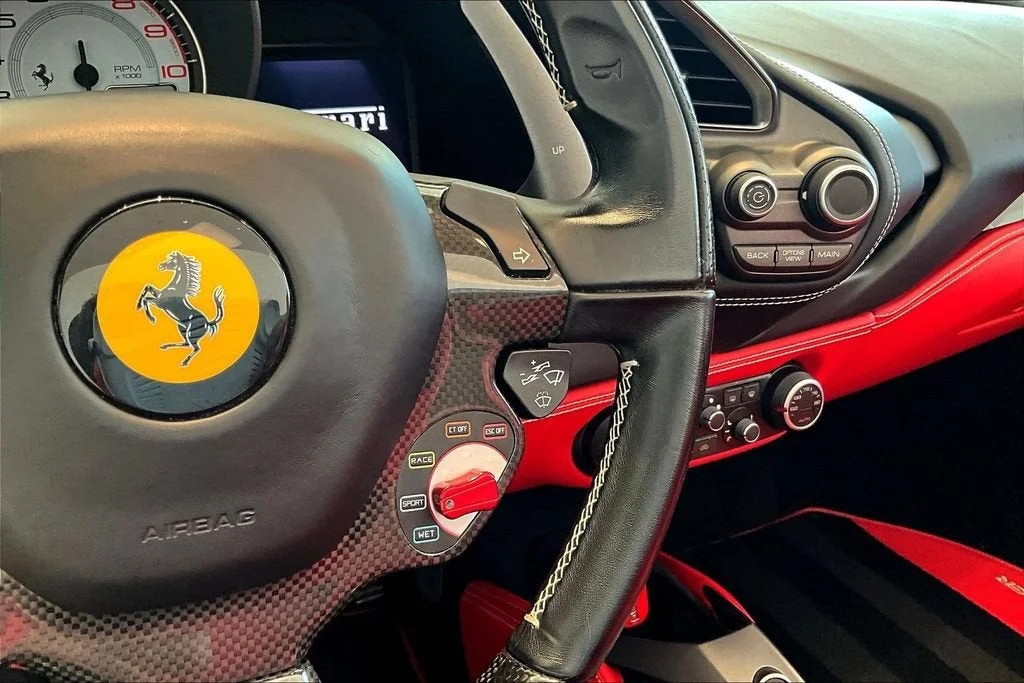 Used 2017 Bianco Avus Ferrari  image 12
