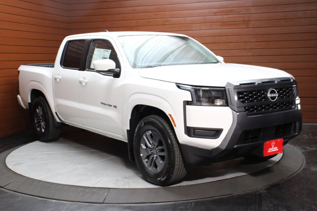New 2027 Glacier White Nissan Crew Cab SV image 28