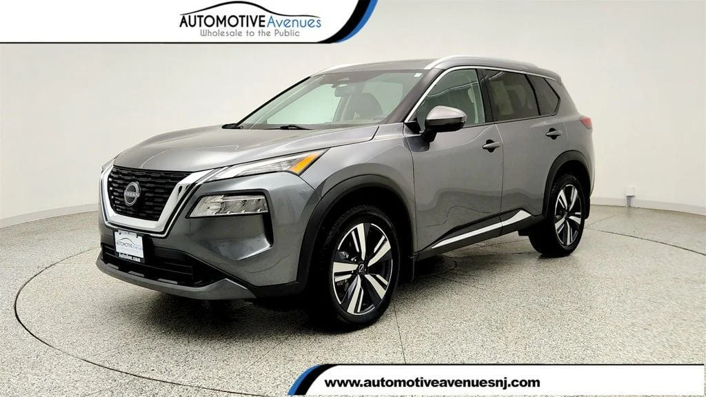 Used 2023 Gun Metallic Nissan FWD SL image 1