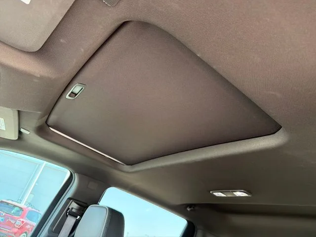 Used 2025 White GMC Denali image 16