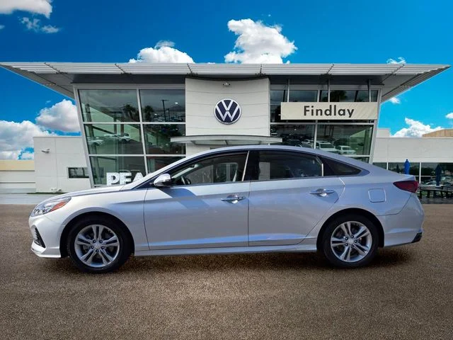 Used 2018 Silver Hyundai Limited image 3
