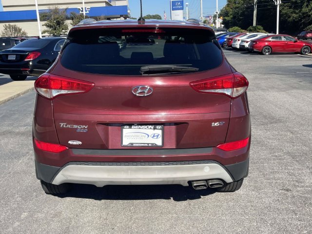 Used 2017 Ruby Hyundai Eco image 5