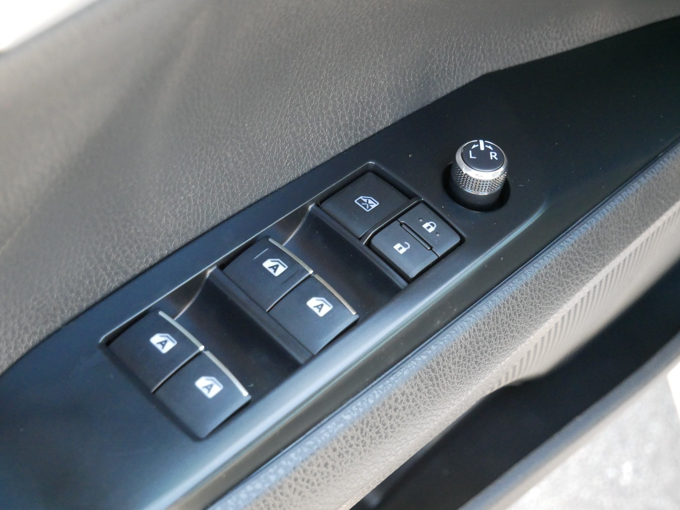2020 Toyota Camry XSE - Photo 18