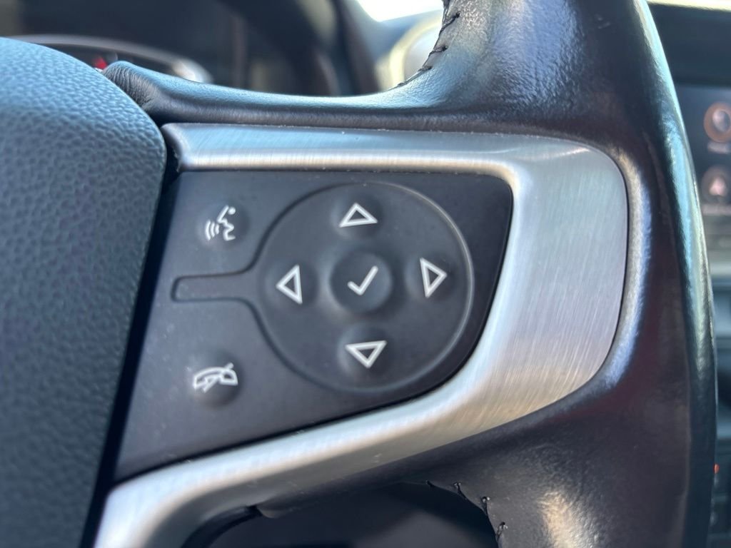 Used 2020 Blue GMC SLE image 24
