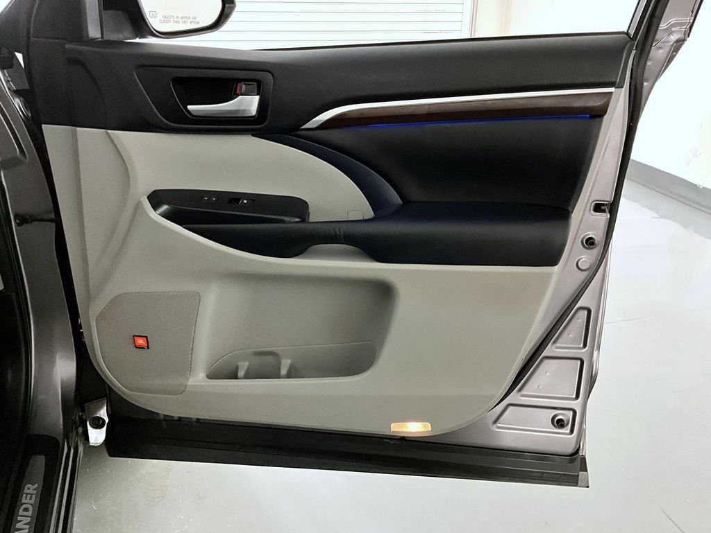 2016 Toyota Highlander Limited - Photo 16