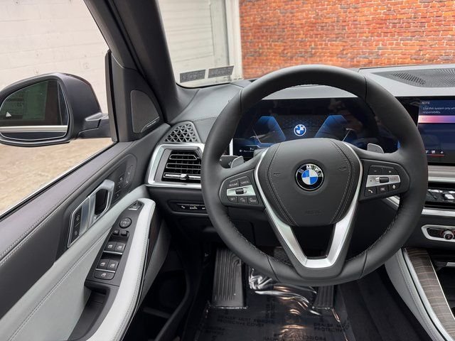Used 2026 Black BMW xDrive40i image 13