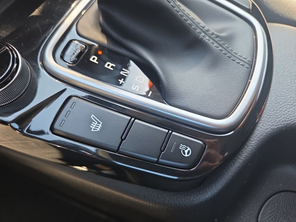 Used 2024 Black Kia S image 13