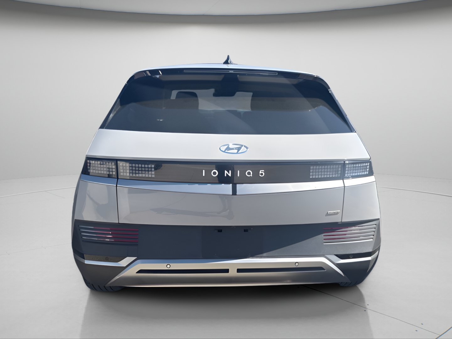 Used 2024 Cyber Gray Hyundai SEL image 8